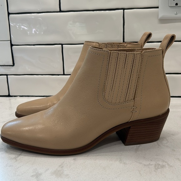 LUCKY BRAND Idola Beige Western Square Toe Stacked Heel Leather Booties 8 - Picture 15 of 16